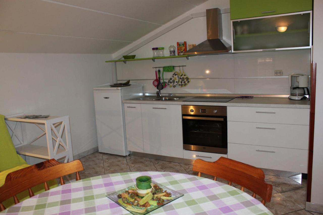 Haus Milan Ap3 Lägenhet Fažana Exteriör bild