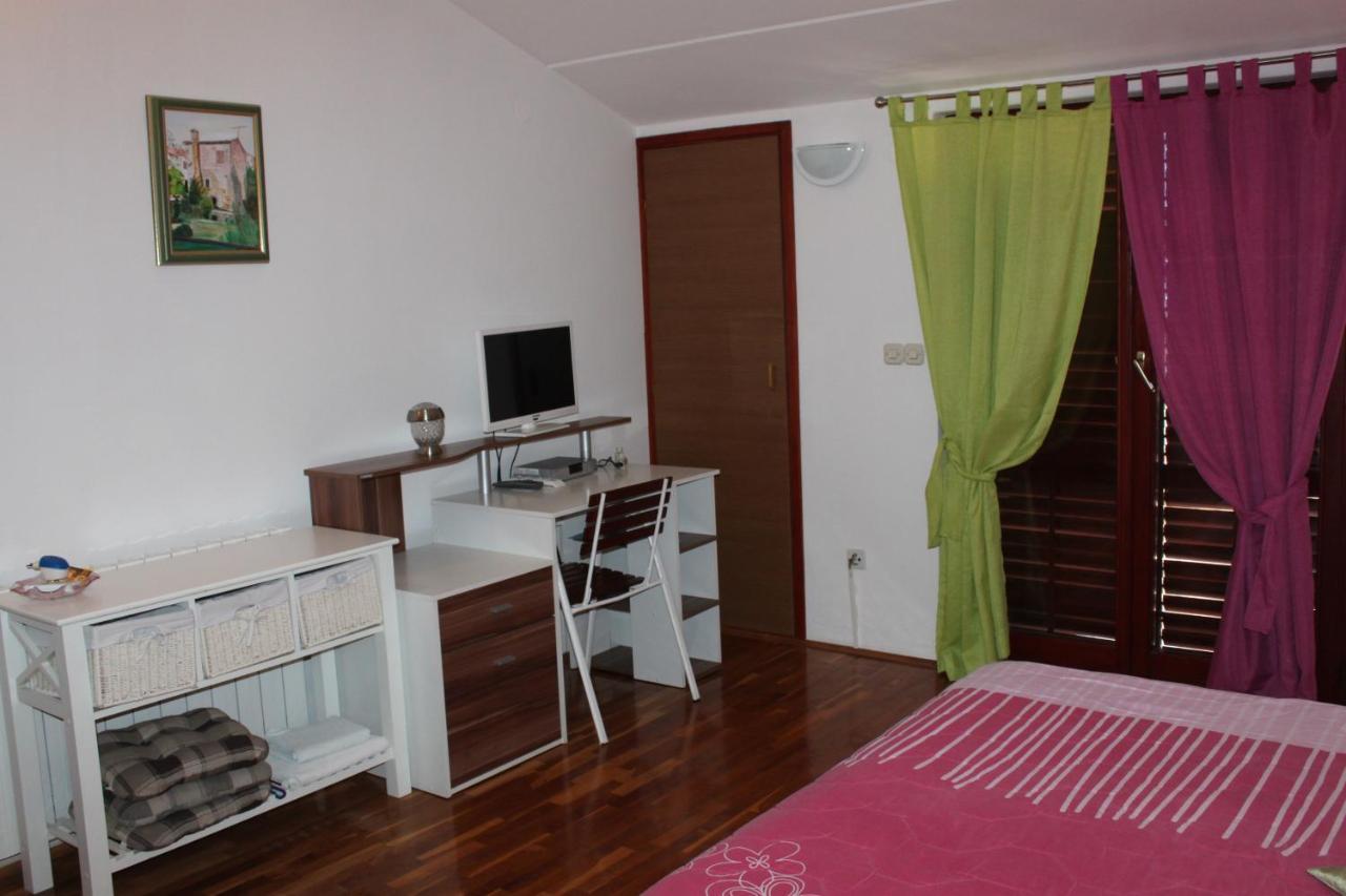 Haus Milan Ap3 Lägenhet Fažana Exteriör bild